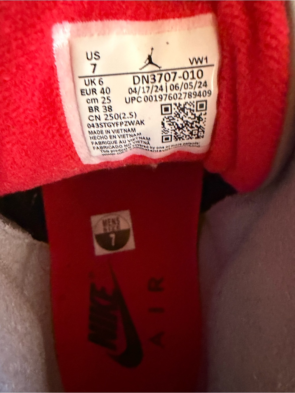 Jordan 3 - Picture 5 of 6